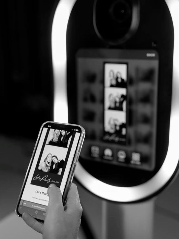 Good vibes at Boothflix photobooth